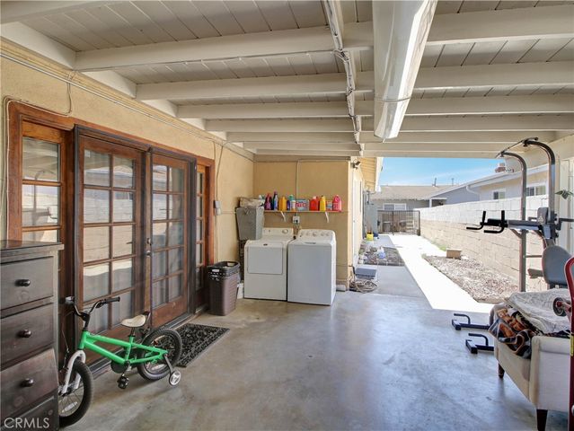 12205 S Halldale, Los Angeles, CA 90047