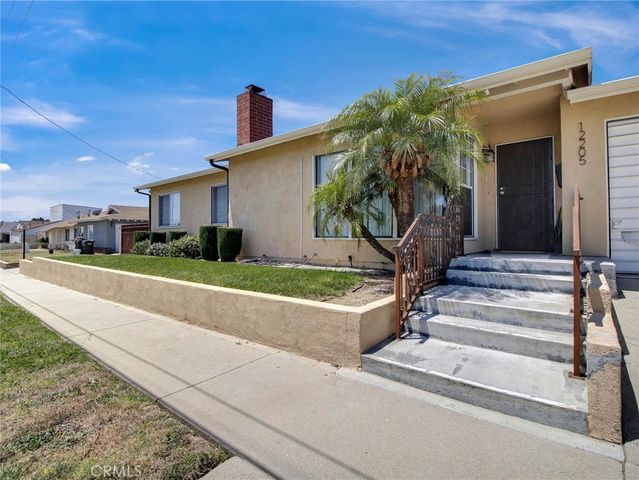 12205 S Halldale, Los Angeles, CA 90047