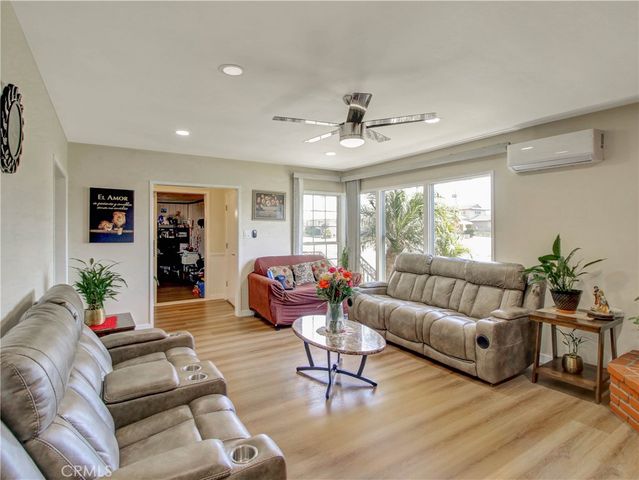12205 S Halldale, Los Angeles, CA 90047
