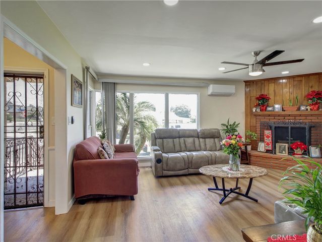 12205 S Halldale, Los Angeles, CA 90047