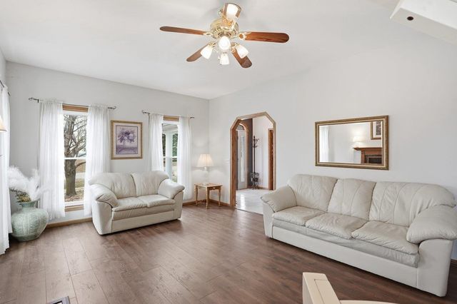 3630 T Bird Way, Cottage Grove, WI 53527