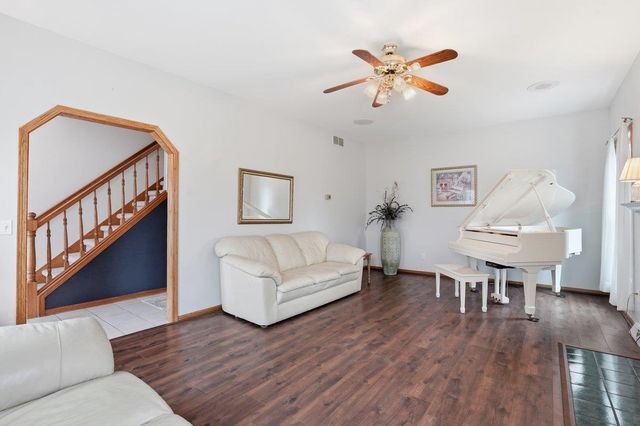 3630 T Bird Way, Cottage Grove, WI 53527