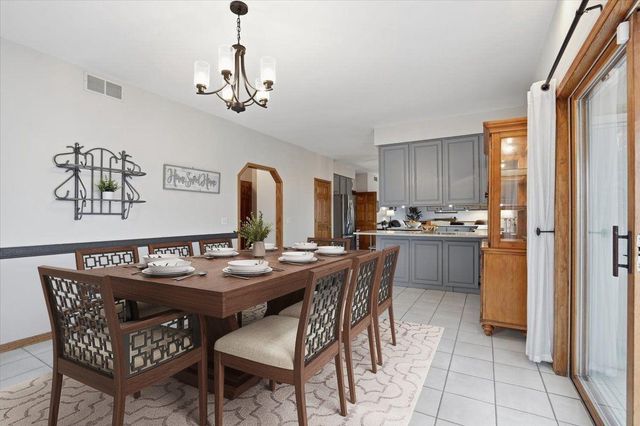 3630 T Bird Way, Cottage Grove, WI 53527