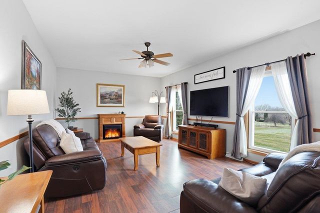 3630 T Bird Way, Cottage Grove, WI 53527