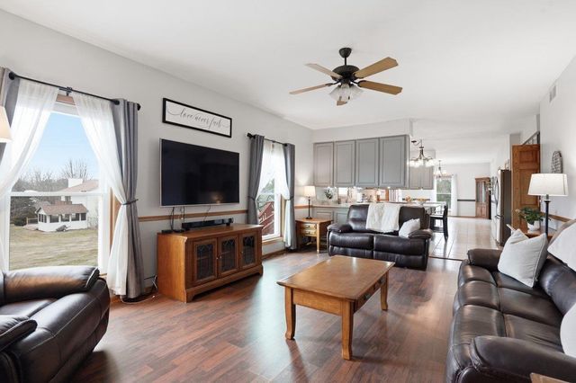 3630 T Bird Way, Cottage Grove, WI 53527