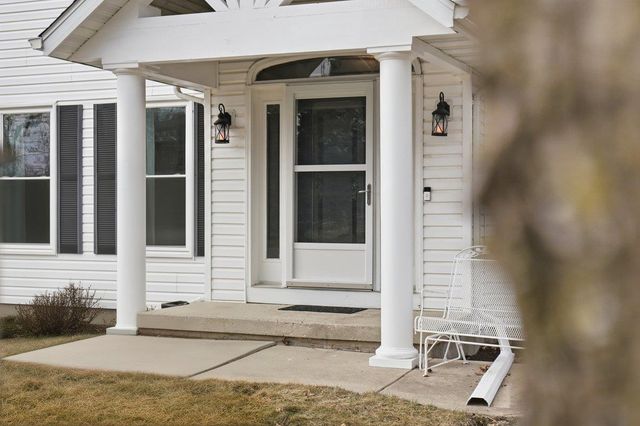 3630 T Bird Way, Cottage Grove, WI 53527