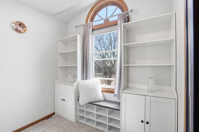 3630 T Bird Way, Cottage Grove, WI 53527