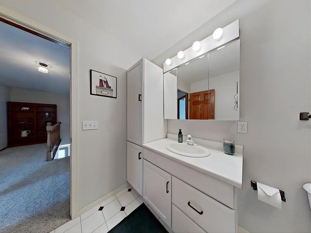 3630 T Bird Way, Cottage Grove, WI 53527