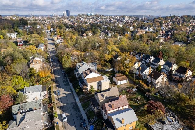 833 Estella Ave, Beltzhoover, PA 15210