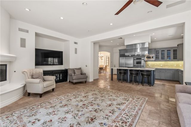 25561 PRADO DE LAS BELLOTAS, Calabasas, CA 91302