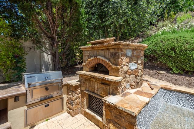 25561 PRADO DE LAS BELLOTAS, Calabasas, CA 91302