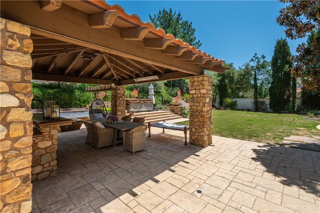 25561 PRADO DE LAS BELLOTAS, Calabasas, CA 91302