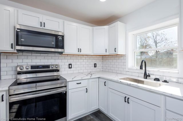 1683 Pagel Avenue, Lincoln Park, MI 48146