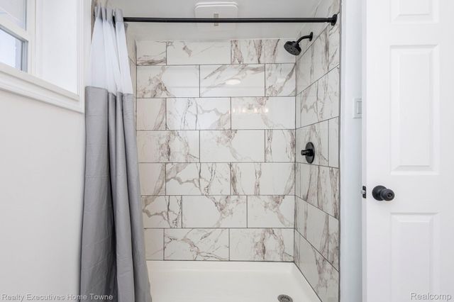 1683 Pagel Avenue, Lincoln Park, MI 48146