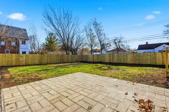 1683 Pagel Avenue, Lincoln Park, MI 48146