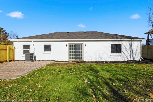 1683 Pagel Avenue, Lincoln Park, MI 48146