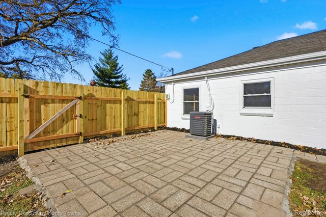 1683 Pagel Avenue, Lincoln Park, MI 48146