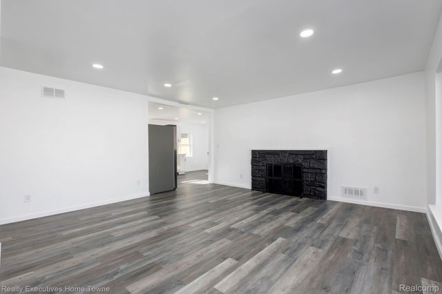 1683 Pagel Avenue, Lincoln Park, MI 48146