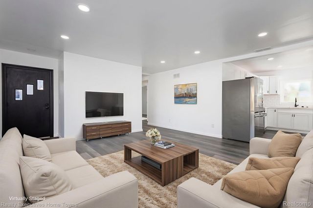 1683 Pagel Avenue, Lincoln Park, MI 48146