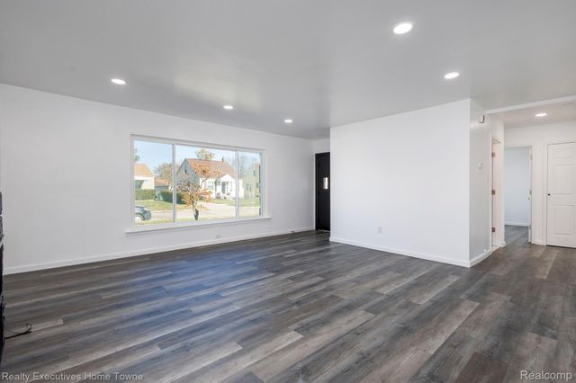 1683 Pagel Avenue, Lincoln Park, MI 48146