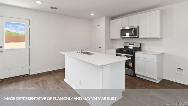 1038 GLADYS RUN, Seguin, TX 78155