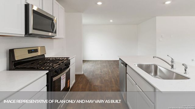 1038 GLADYS RUN, Seguin, TX 78155