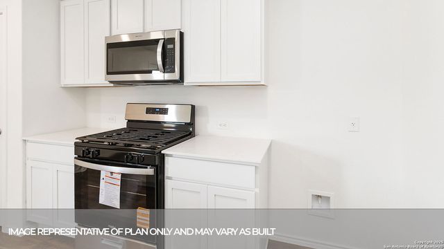 1038 GLADYS RUN, Seguin, TX 78155