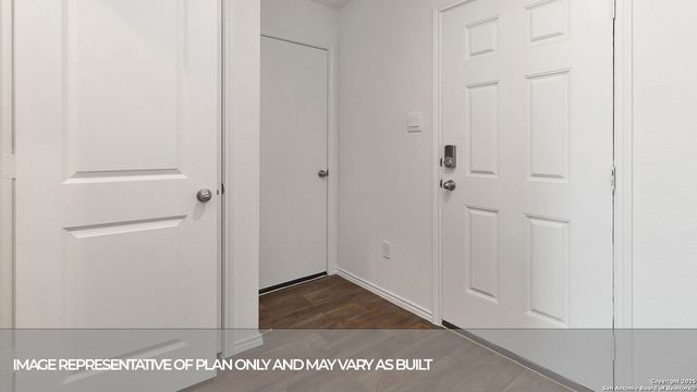 1038 GLADYS RUN, Seguin, TX 78155