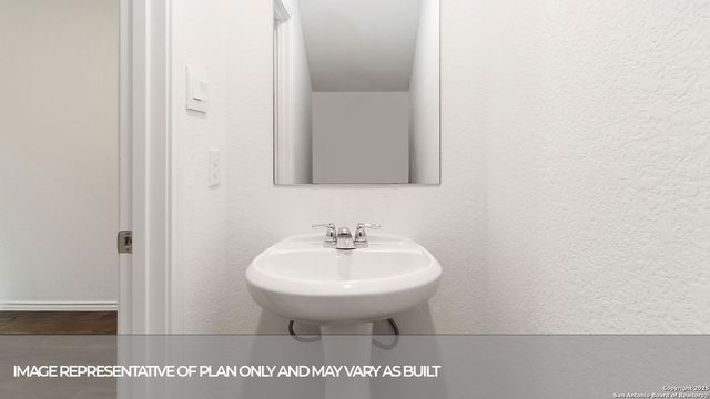 1038 GLADYS RUN, Seguin, TX 78155