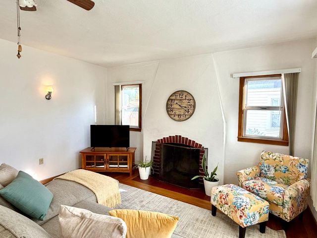 646 F St, Davis, CA 95616