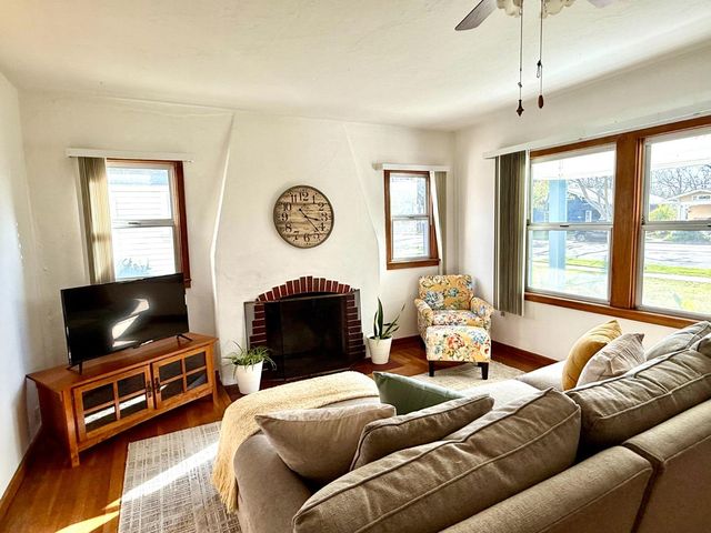 646 F St, Davis, CA 95616