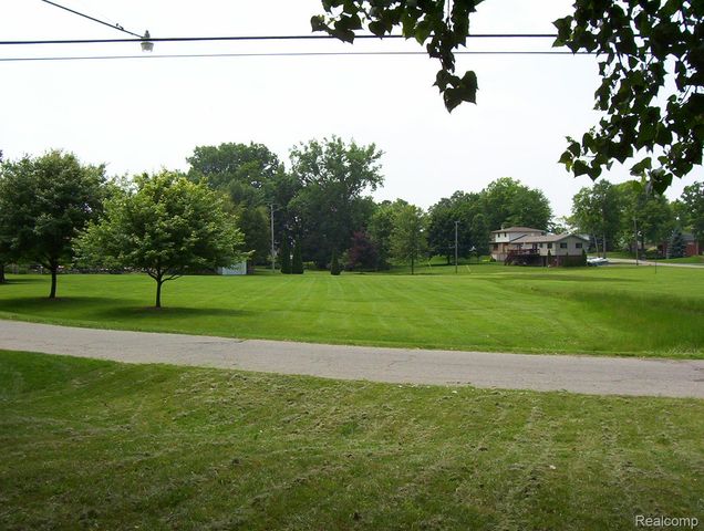 3306 Indianview Drive, Waterford Charter Township, MI 48329