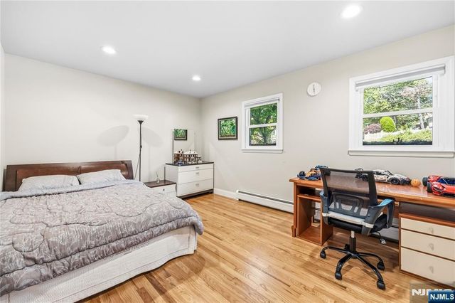 850 Edgewater Avenue, Ridgefield, NJ 07657