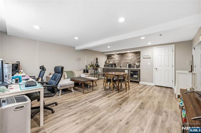 850 Edgewater Avenue, Ridgefield, NJ 07657