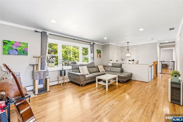850 Edgewater Avenue, Ridgefield, NJ 07657