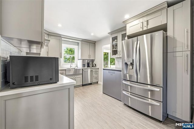850 Edgewater Avenue, Ridgefield, NJ 07657