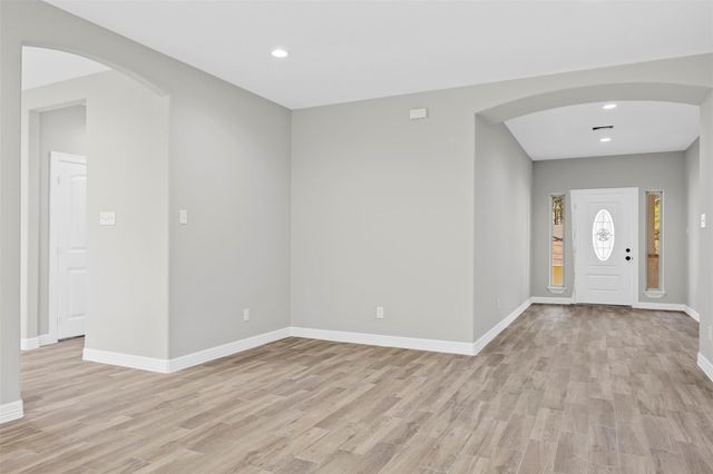 512 Sandy Oaks Drive, Huntsville, TX 77340
