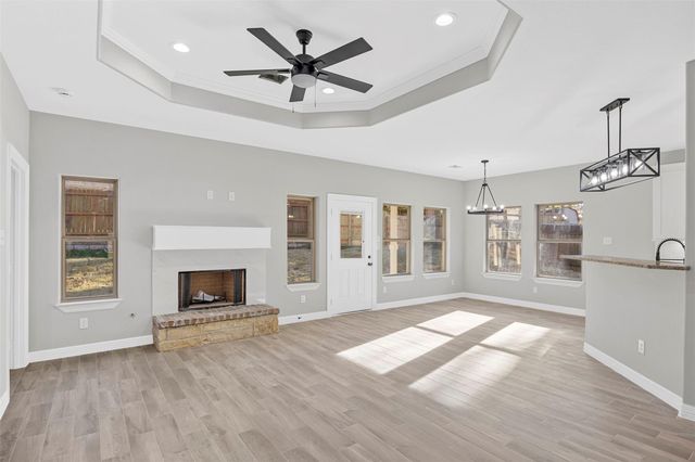 512 Sandy Oaks Drive, Huntsville, TX 77340
