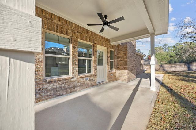 512 Sandy Oaks Drive, Huntsville, TX 77340