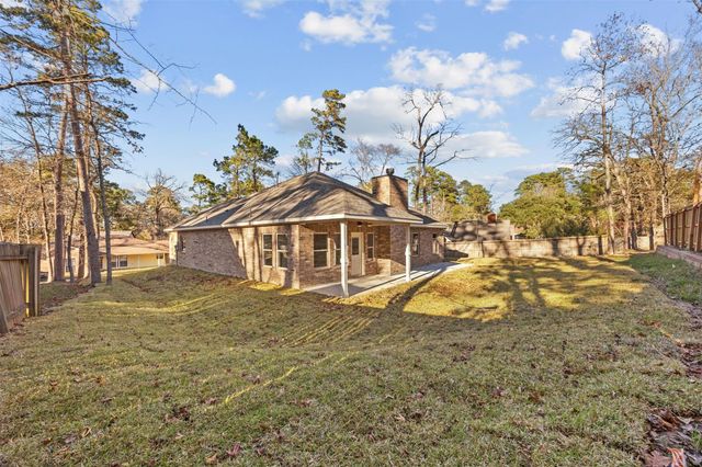 512 Sandy Oaks Drive, Huntsville, TX 77340