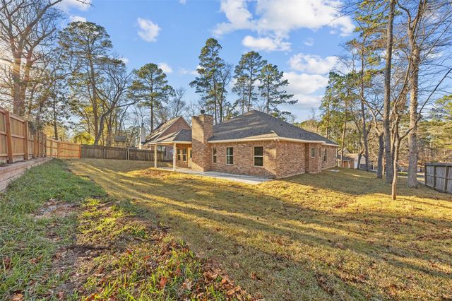 512 Sandy Oaks Drive, Huntsville, TX 77340