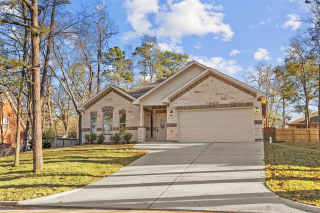 512 Sandy Oaks Drive, Huntsville, TX 77340