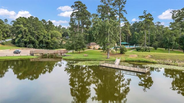 512 Sandy Oaks Drive, Huntsville, TX 77340