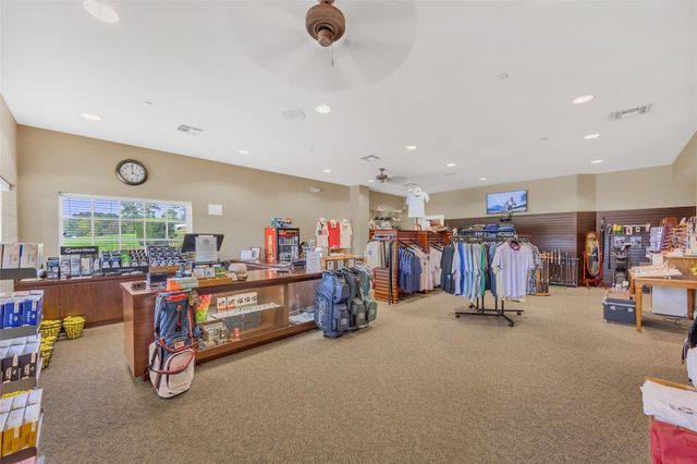 512 Sandy Oaks Drive, Huntsville, TX 77340