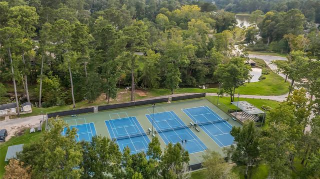 512 Sandy Oaks Drive, Huntsville, TX 77340