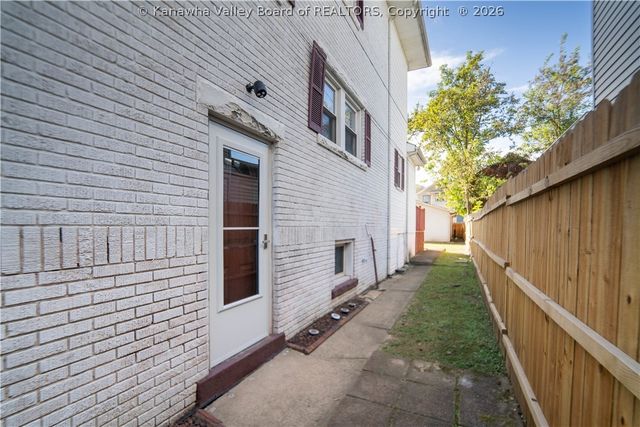 513 Hall Street, Charleston, WV 25302