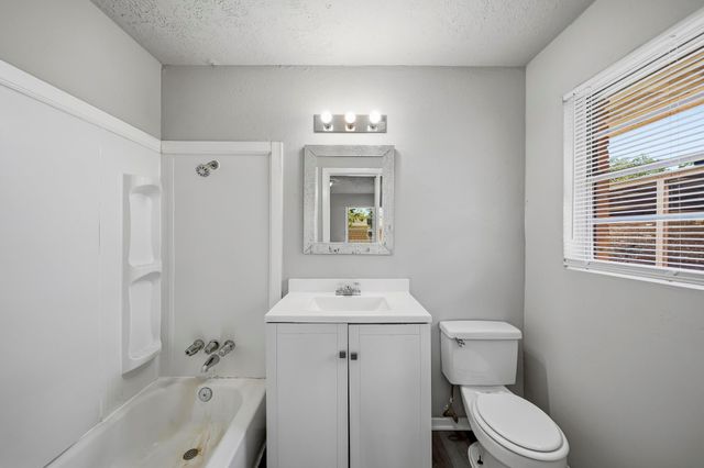 2010 Robinhood Street, Pasadena, TX 77502