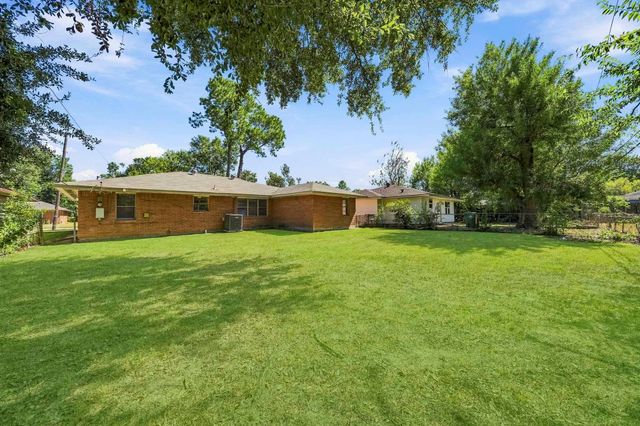2010 Robinhood Street, Pasadena, TX 77502