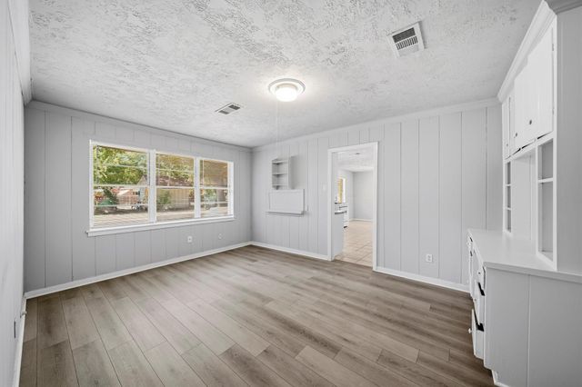 2010 Robinhood Street, Pasadena, TX 77502