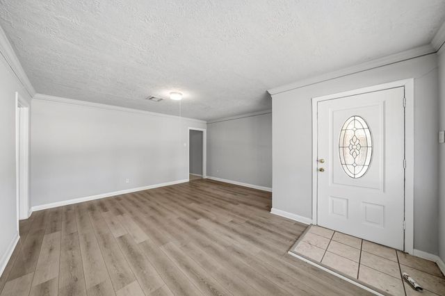 2010 Robinhood Street, Pasadena, TX 77502